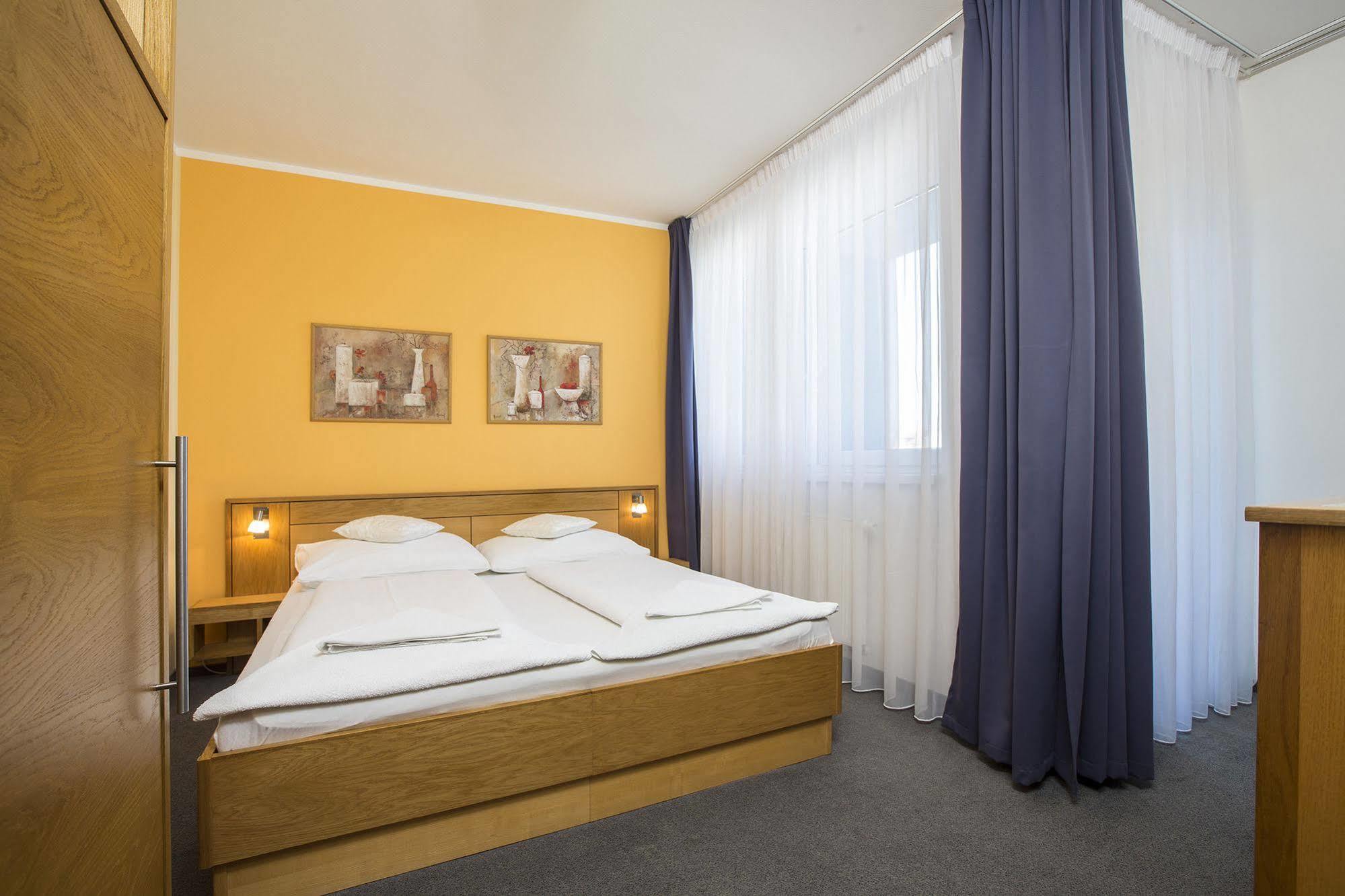 Hotel Trend Plzeň Exterior foto