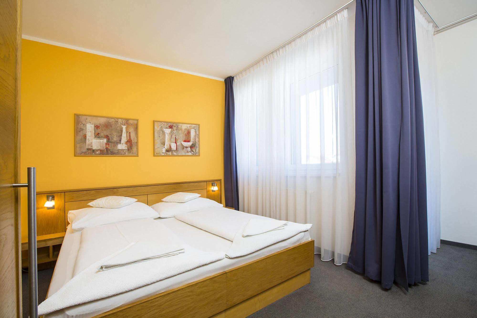 Hotel Trend Plzeň Exterior foto